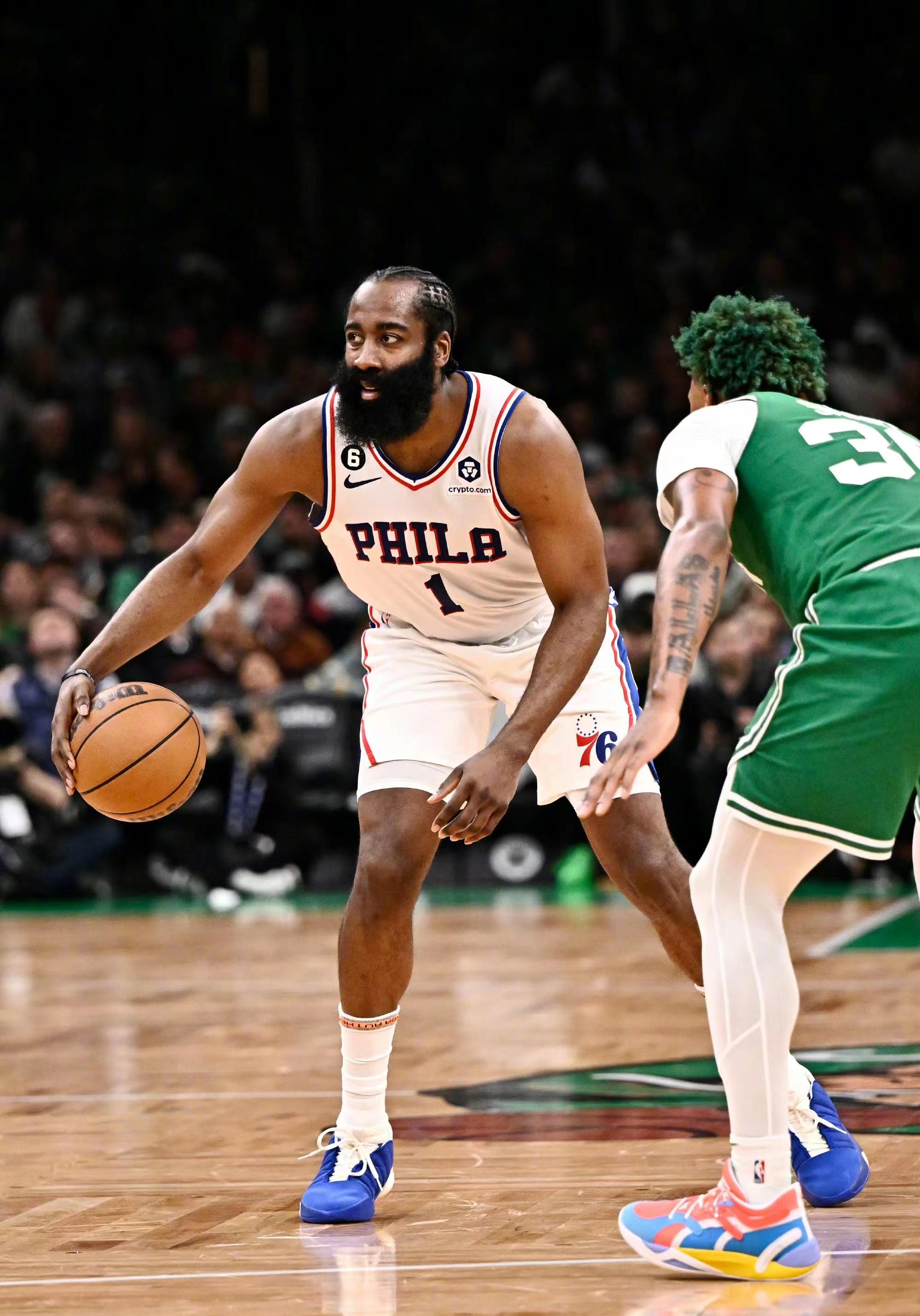 开云体育平台76人球星三分绝杀，全场观众热烈欢呼，注意东西得到是否.