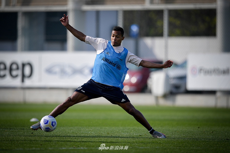 开云体育训练课后尤文图斯调整名单以备NBA总决赛；队长鼓劲环节打磨；管理层满意；赛季目标并未改变的简单介绍